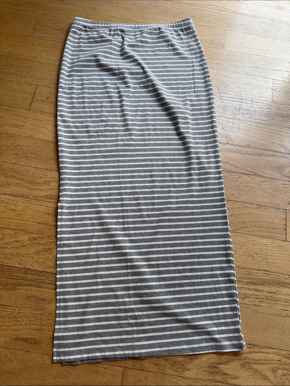 Striped Grey & White Knit split slit long skirt, size large - Picture 8 of 8
